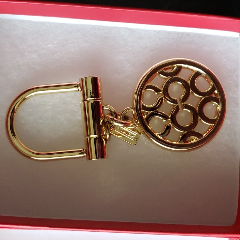 NWOT Coach Signature Pierced Pave Crystal Gold Tone Buckle Key Fob Charm - Picture 4 of 5